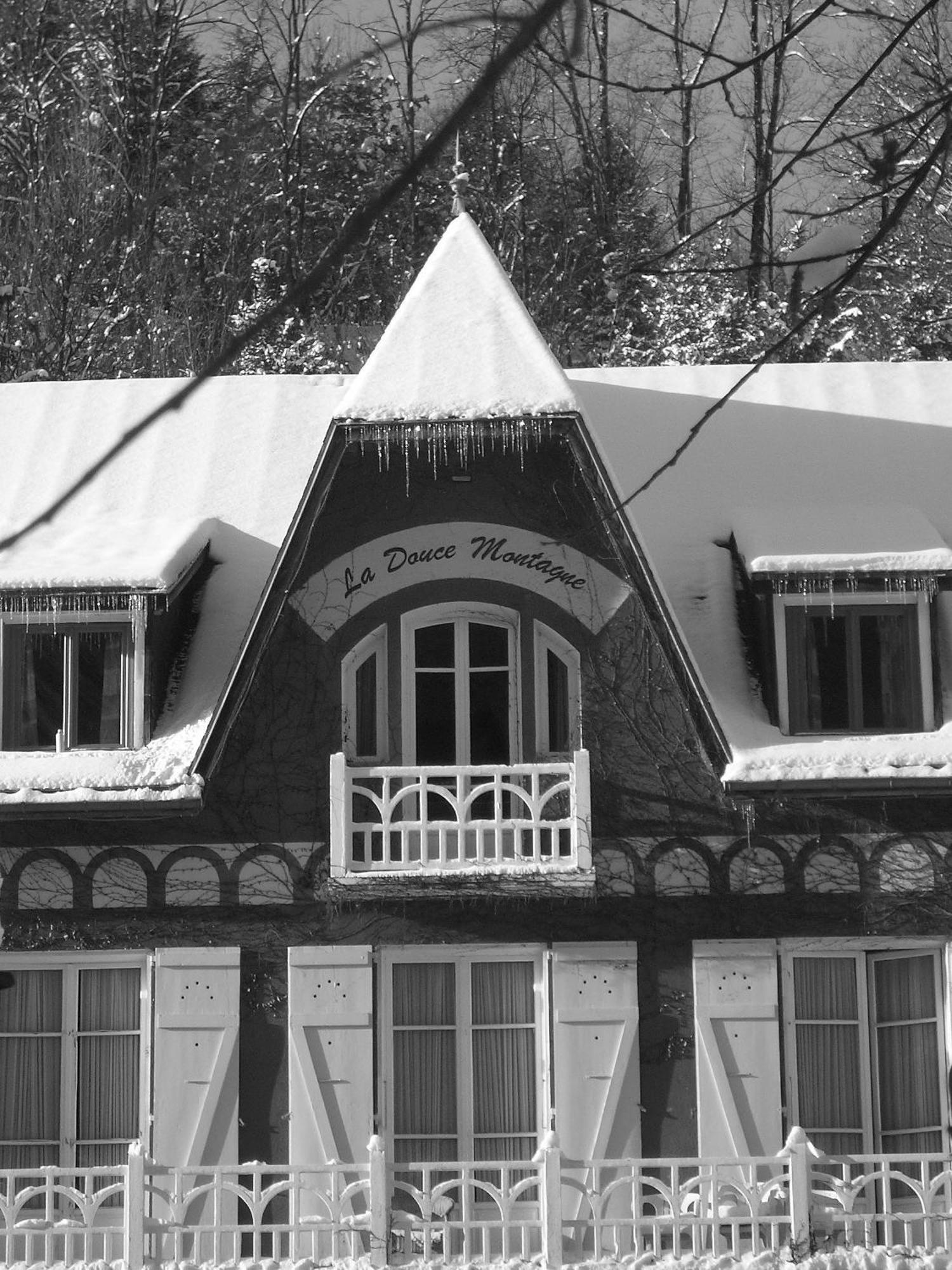 Auberge La Douce Montagne Алмон Екстериор снимка