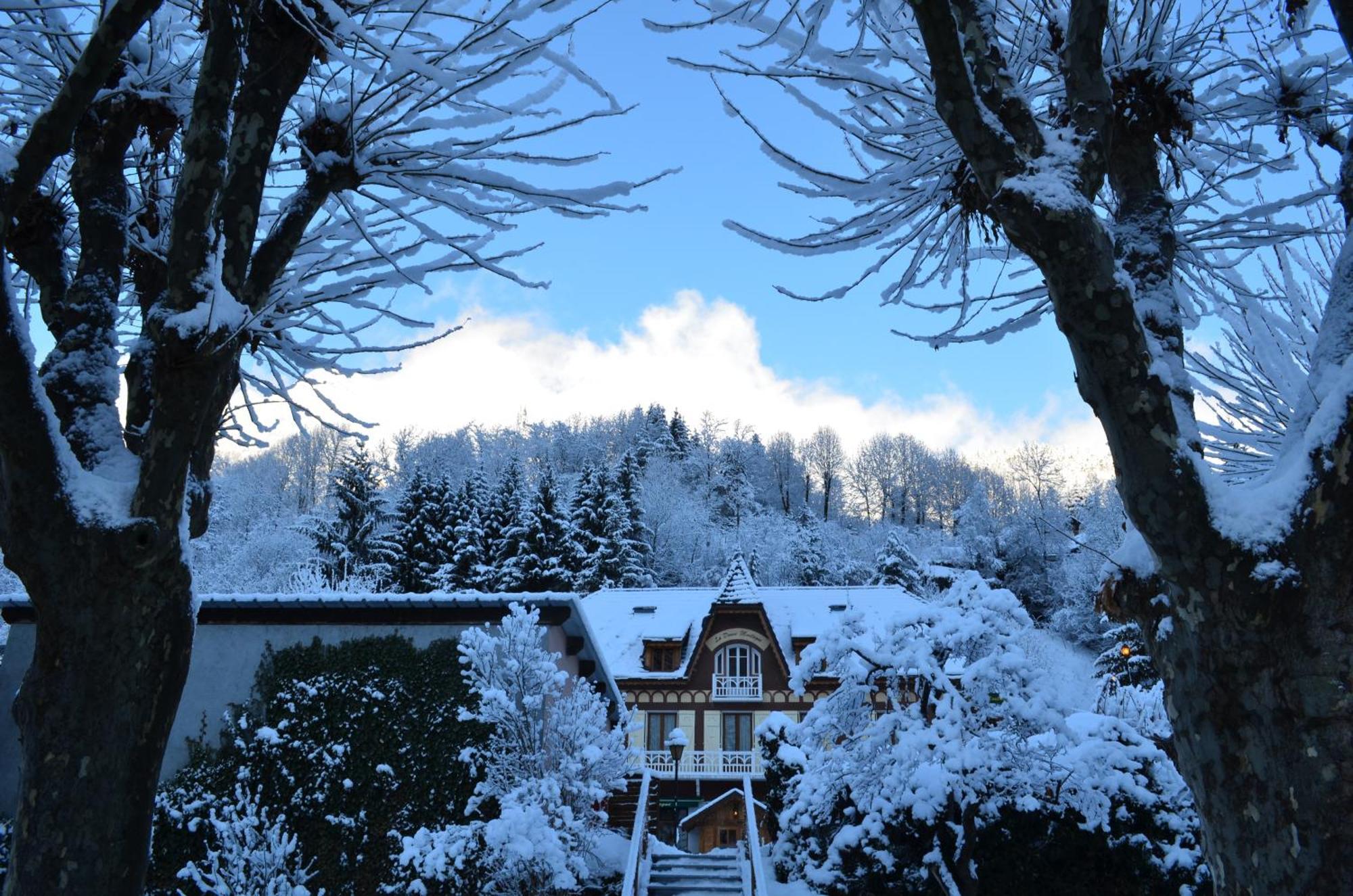 Auberge La Douce Montagne Алмон Екстериор снимка